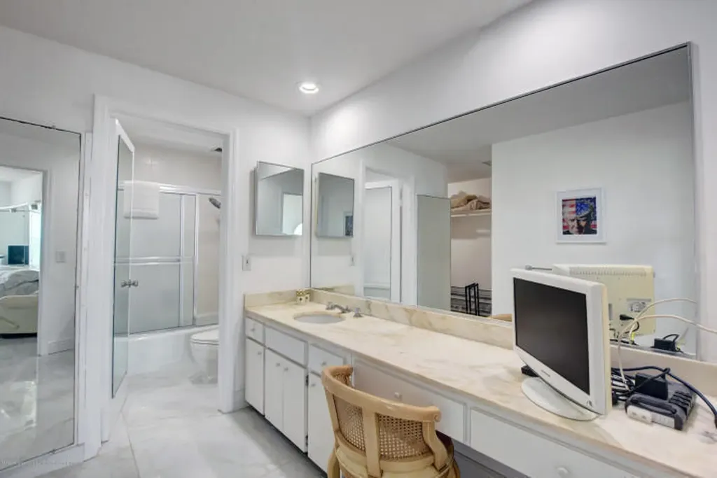 100 Worth Avenue Palm Beach FL 33480