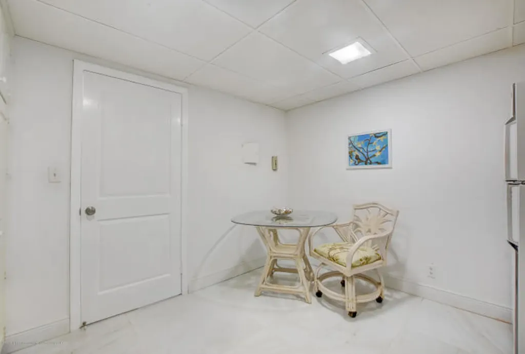 100 Worth Avenue Palm Beach FL 33480