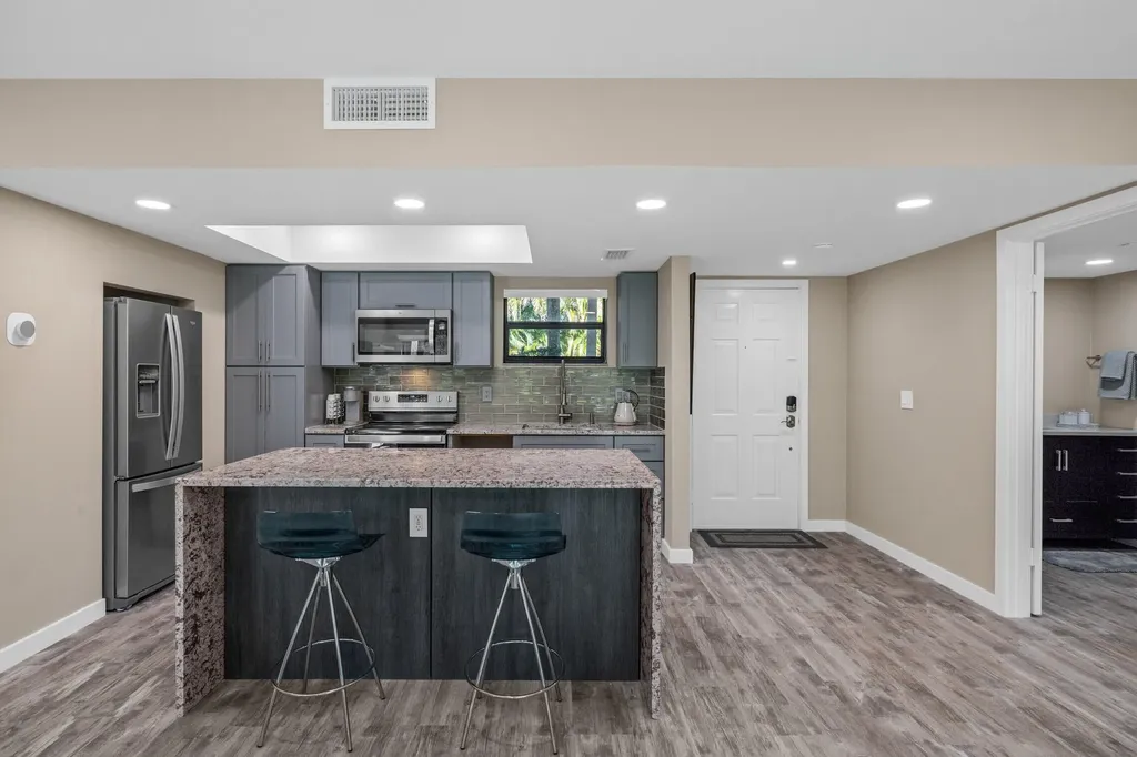 11863 Wimbledon Circle Wellington FL 33414