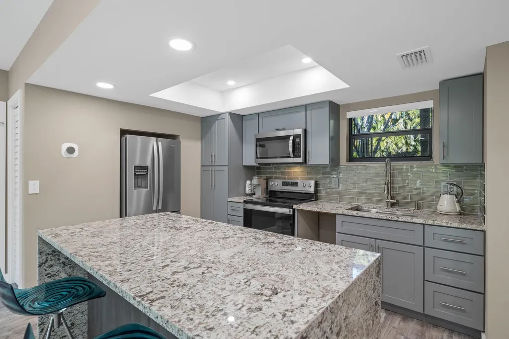11863 Wimbledon Circle Wellington FL 33414