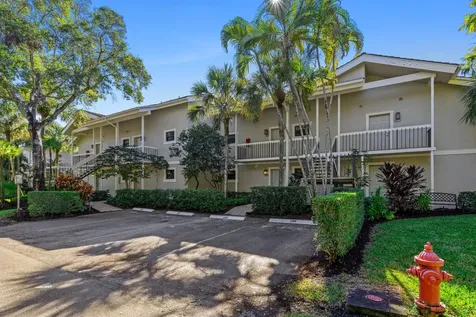 11863 Wimbledon Circle Wellington FL 33414