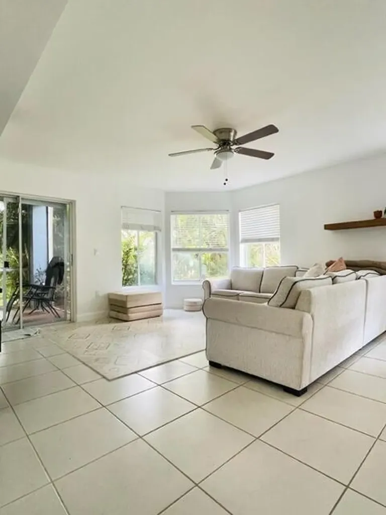 815 W Boynton Beach Boulevard Boynton Beach FL 33426