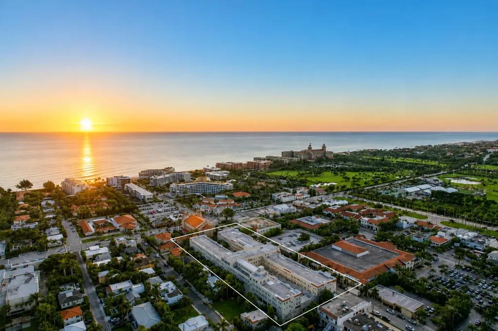 235 Sunrise Palm Beach FL 33480