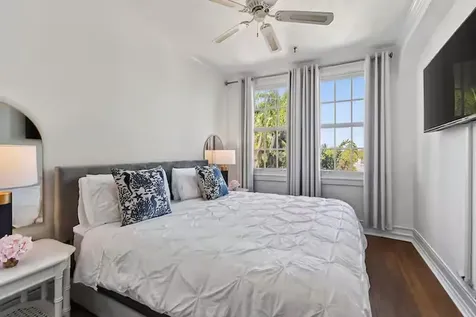 235 Sunrise Palm Beach FL 33480