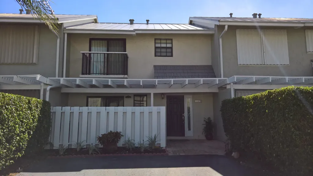 718 NE 12th Terrace Boynton Beach FL 33435