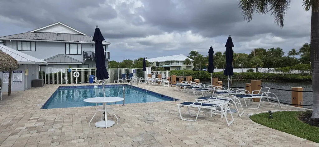 718 NE 12th Terrace Boynton Beach FL 33435