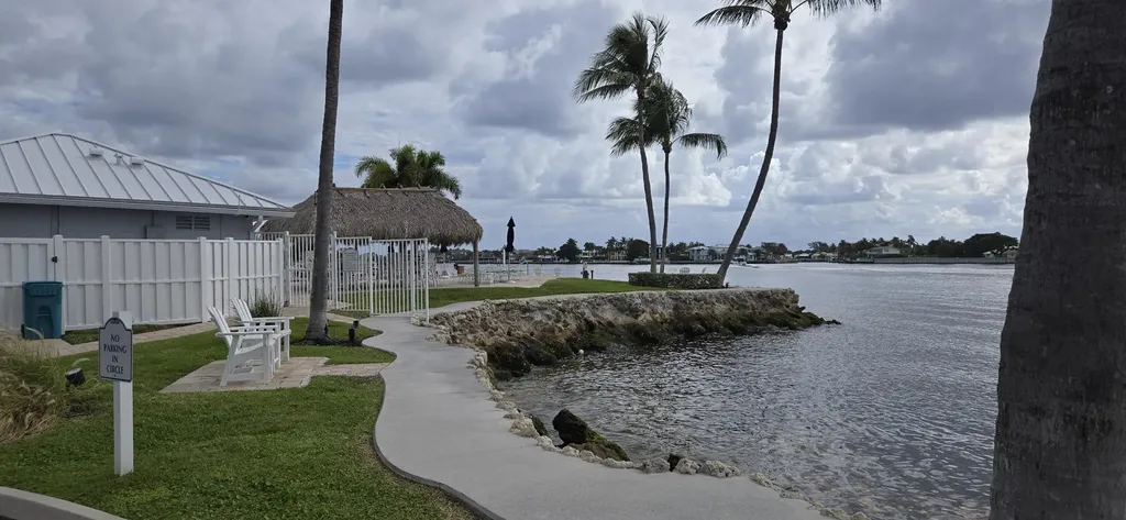 718 NE 12th Terrace Boynton Beach FL 33435