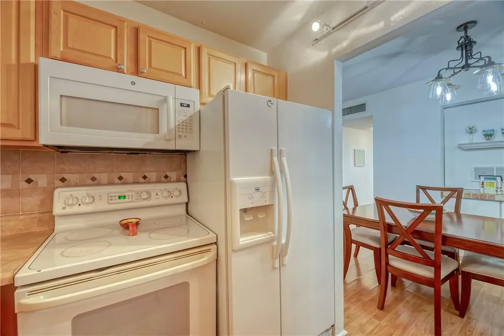 2400 NE 10th Street Pompano Beach FL 33062