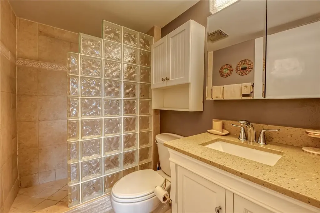 2400 NE 10th Street Pompano Beach FL 33062