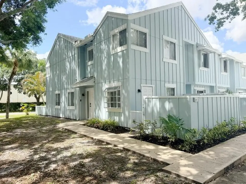 6367 Riverwalk Lane Jupiter FL 33458