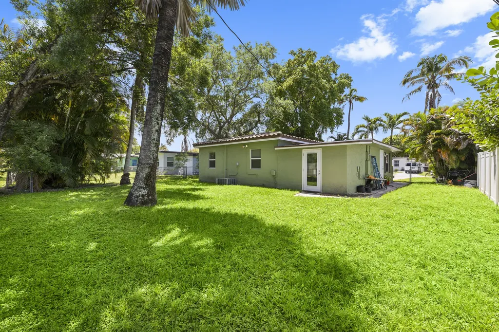 2660 SW 12th Terrace Fort Lauderdale FL 33315