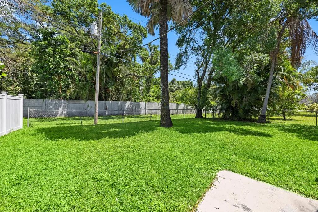 2660 SW 12th Terrace Fort Lauderdale FL 33315