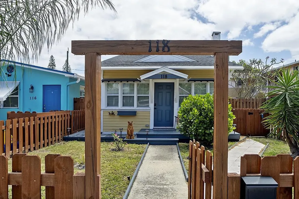 118 S J Street Lake Worth Beach FL 33460