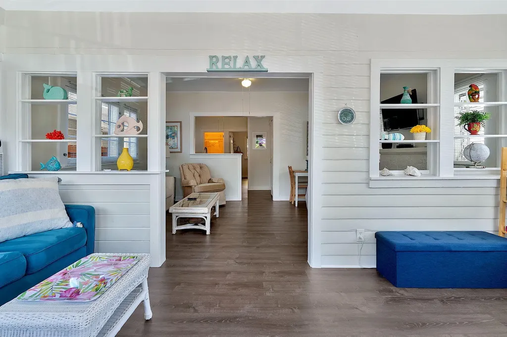 118 S J Street Lake Worth Beach FL 33460