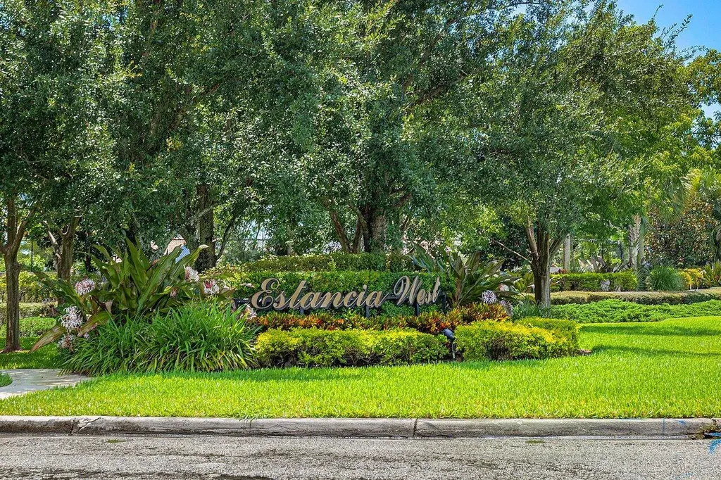 7290 Encina Lane Boca Raton FL 33433