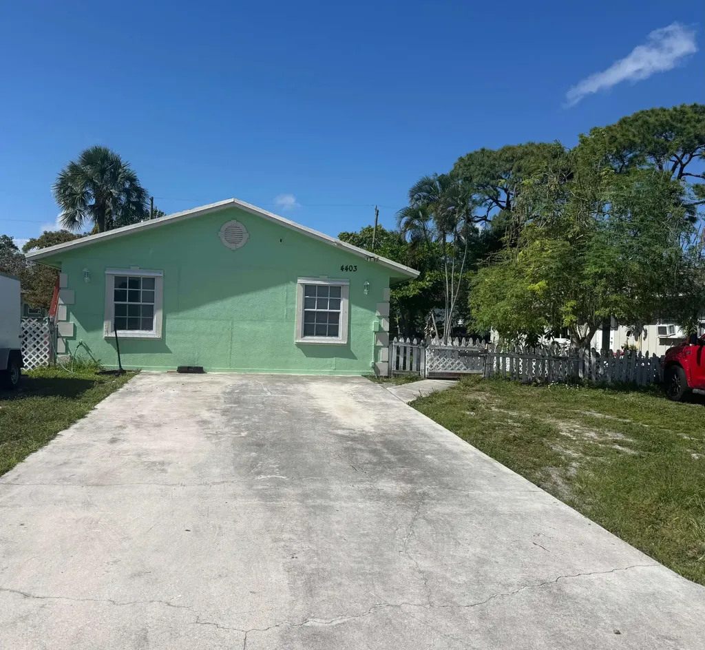 4403 Anna Lane Palm Springs FL 33406
