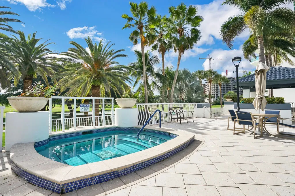 500 SE Mizner Boulevard Boca Raton FL 33432
