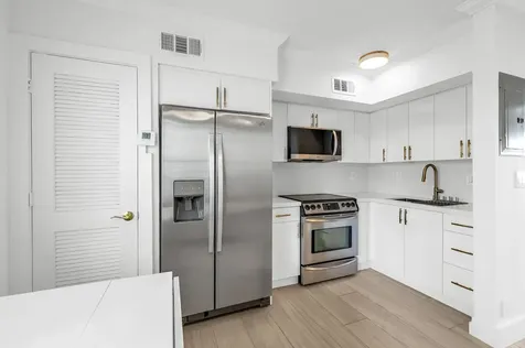 924 SE 2nd Street Fort Lauderdale FL 33301