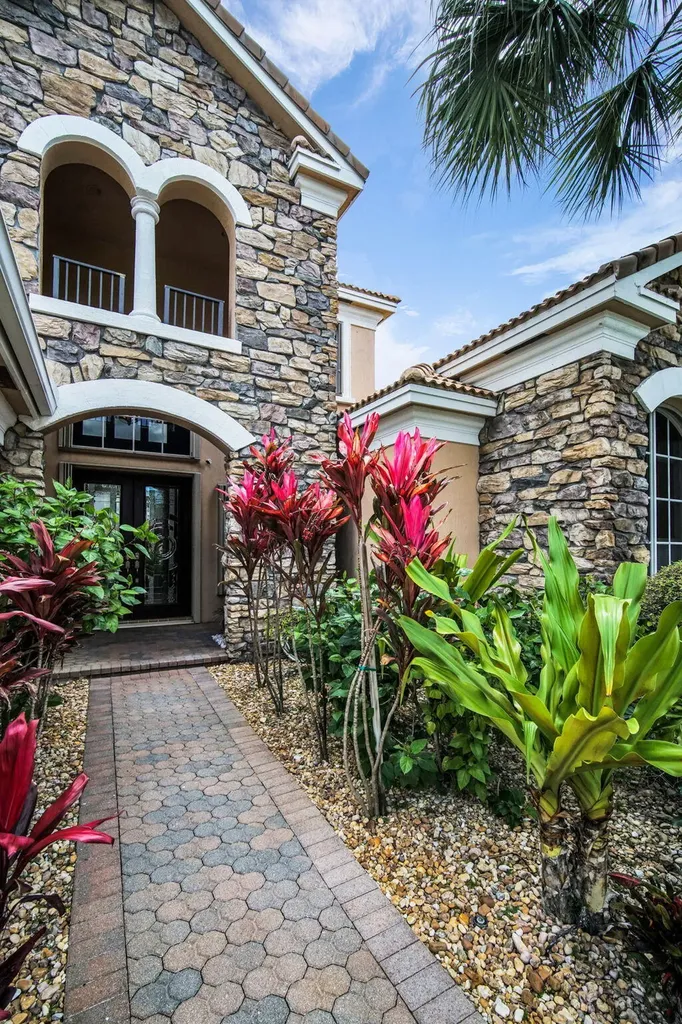 9192 Pineville Drive Lake Worth FL 33467