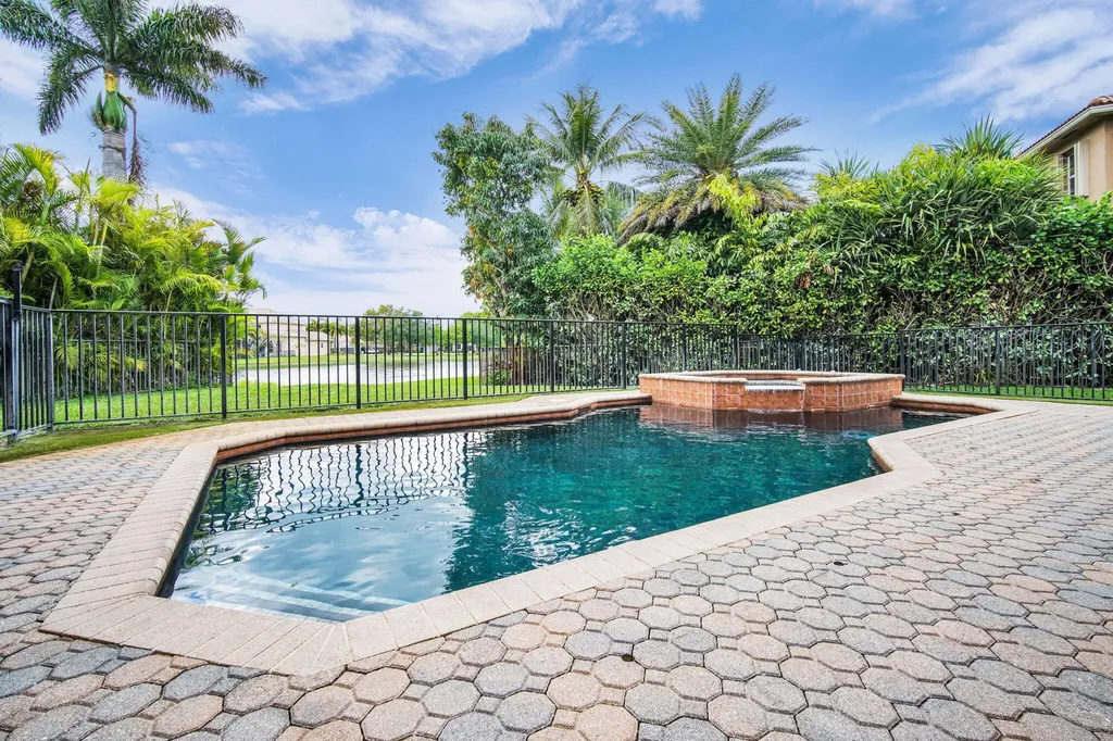 9192 Pineville Drive Lake Worth FL 33467