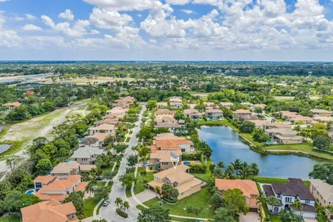 9192 Pineville Drive Lake Worth FL 33467