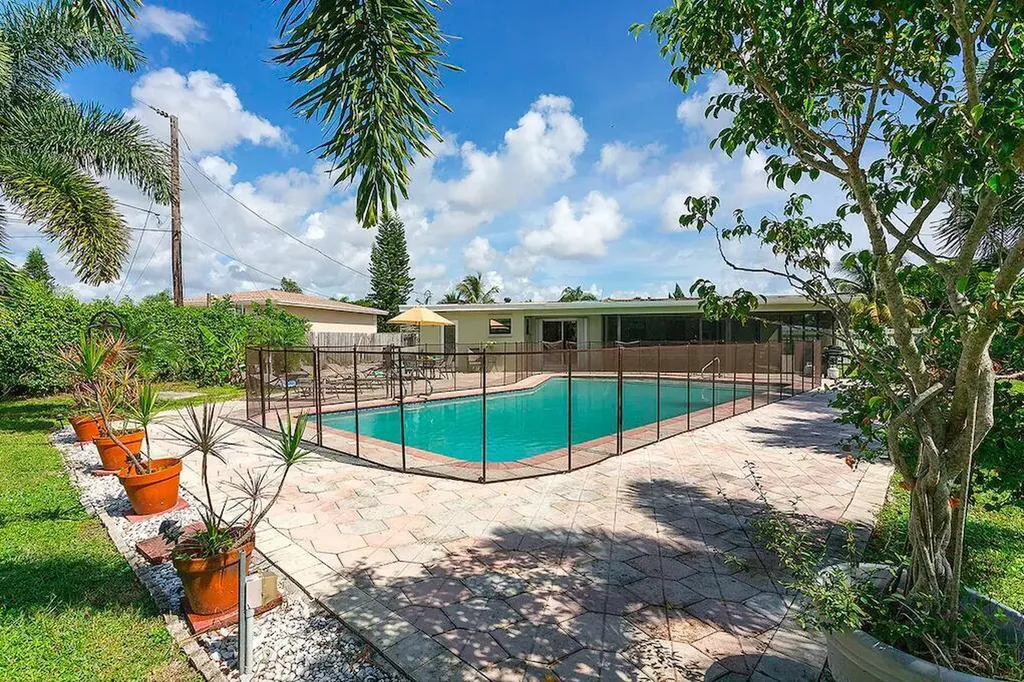272 NW 45th Street Boca Raton FL 33431
