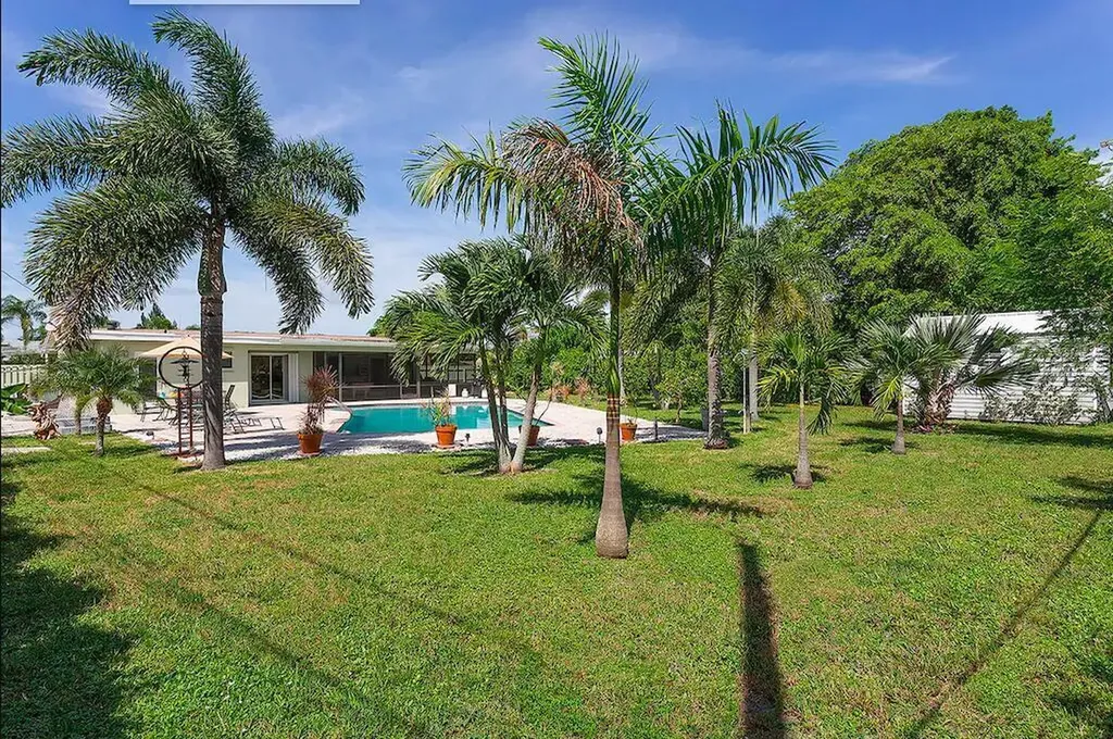 272 NW 45th Street Boca Raton FL 33431