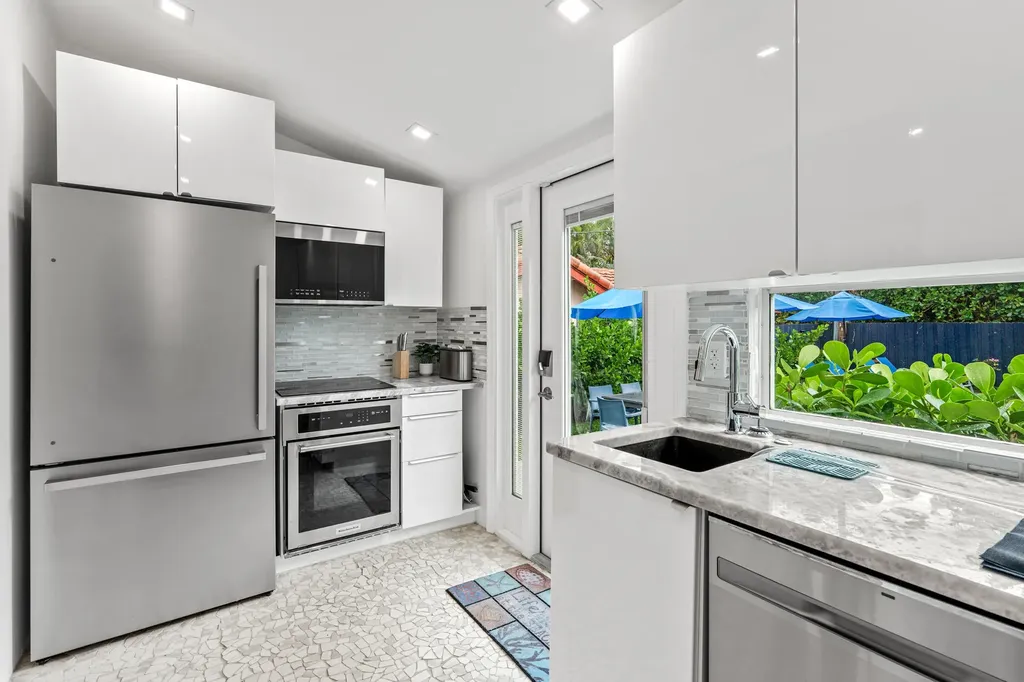 3305 NE 16th Court Fort Lauderdale FL 33305