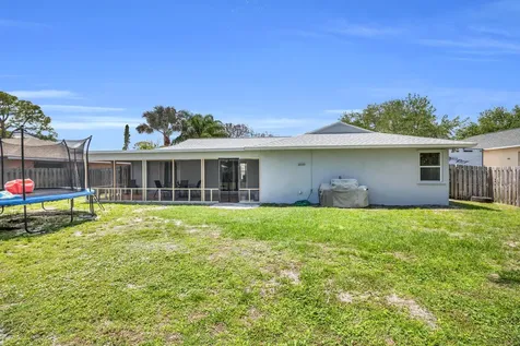1333 SE Bayharbor Street Port St Lucie FL 34983