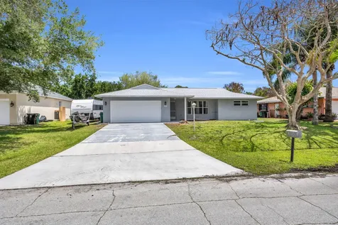 1333 SE Bayharbor Street Port St Lucie FL 34983
