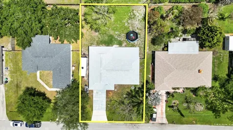 1333 SE Bayharbor Street Port St Lucie FL 34983
