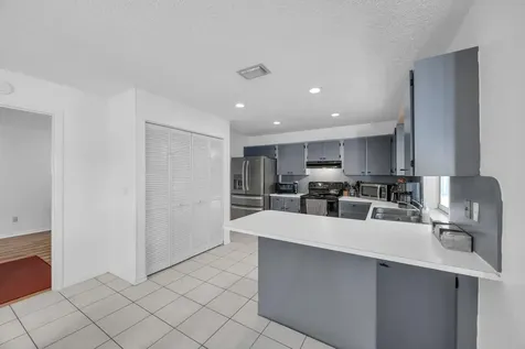 1333 SE Bayharbor Street Port St Lucie FL 34983