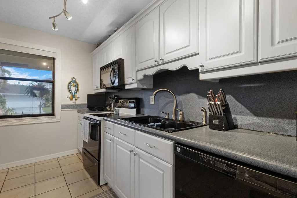 4735 NW 113th Terrace Sunrise FL 33323