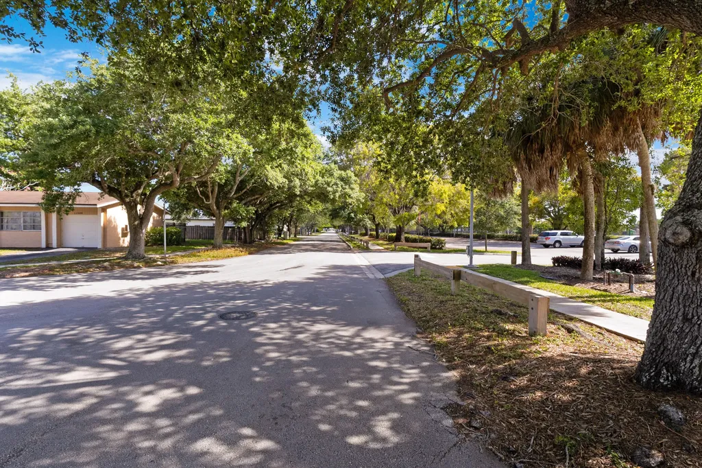 4735 NW 113th Terrace Sunrise FL 33323