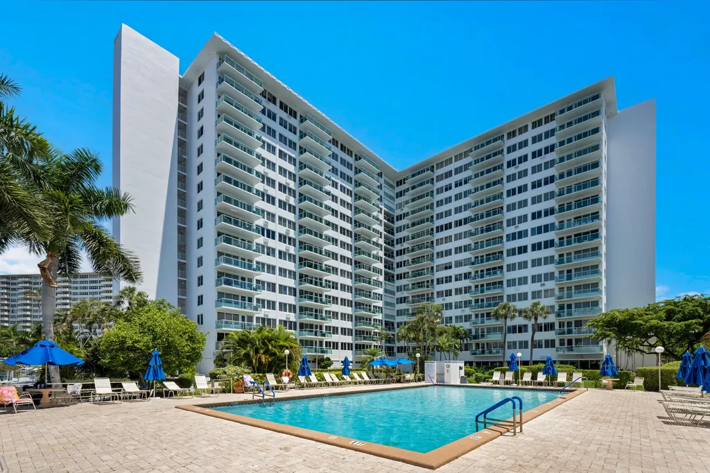 3233 NE 34th Street Fort Lauderdale FL 33308