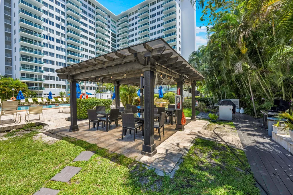 3233 NE 34th Street Fort Lauderdale FL 33308