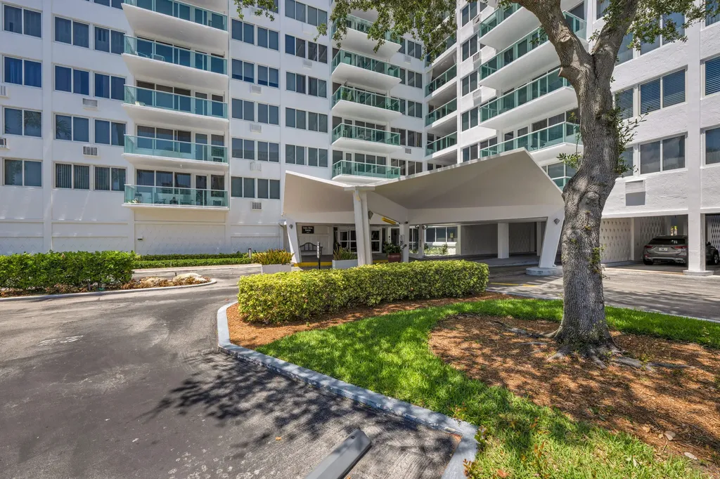 3233 NE 34th Street Fort Lauderdale FL 33308