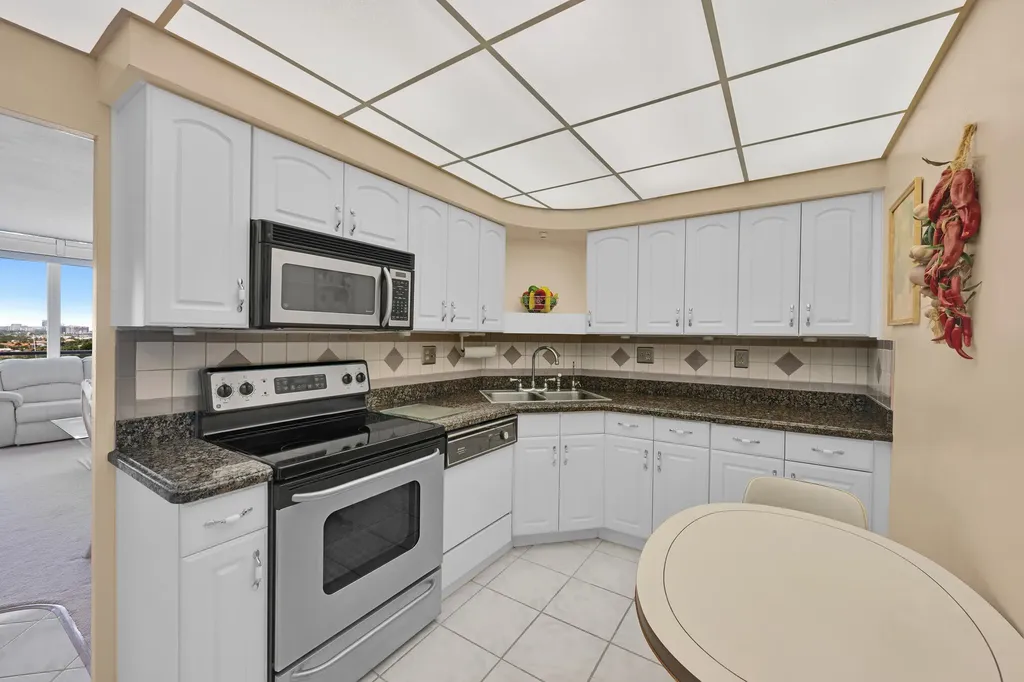 3233 NE 34th Street Fort Lauderdale FL 33308