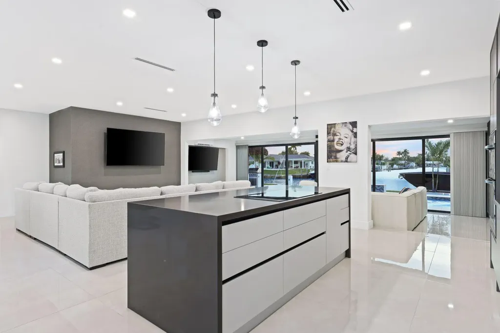 5641 Bayview Drive Fort Lauderdale FL 33308