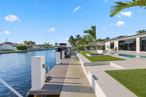 5641 Bayview Drive Fort Lauderdale FL 33308
