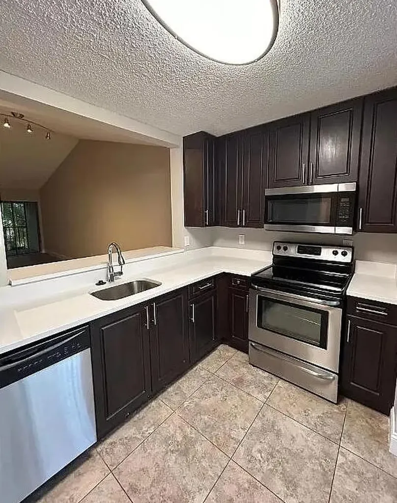 1999 NW 4th Avenue Boca Raton FL 33431