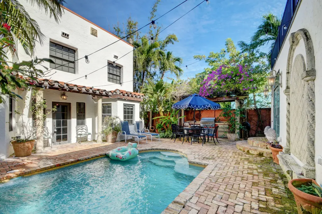 713 Sunset Road West Palm Beach FL 33401