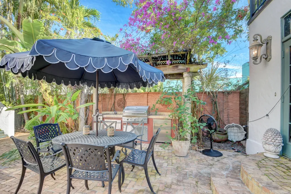 713 Sunset Road West Palm Beach FL 33401