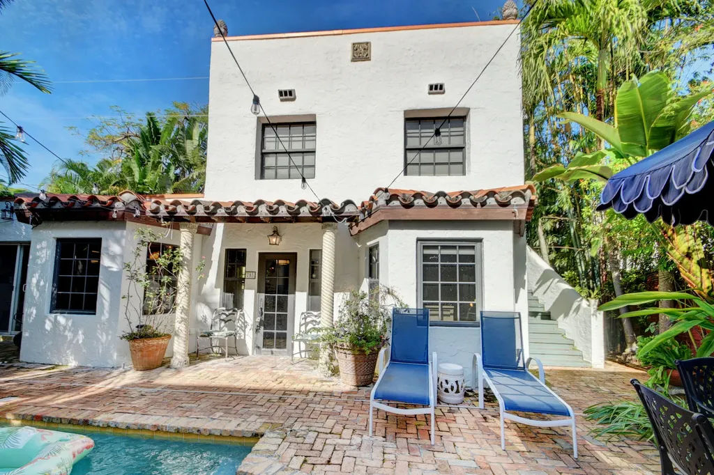 713 Sunset Road West Palm Beach FL 33401