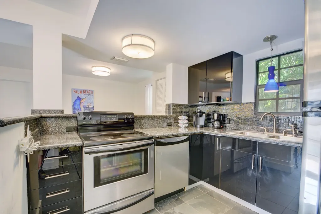 713 Sunset Road West Palm Beach FL 33401