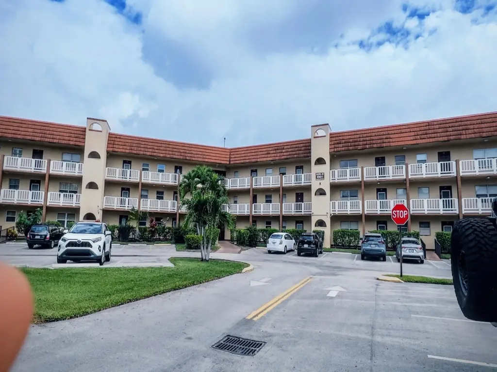 8901 Sunrise Lakes Boulevard Sunrise FL 33322