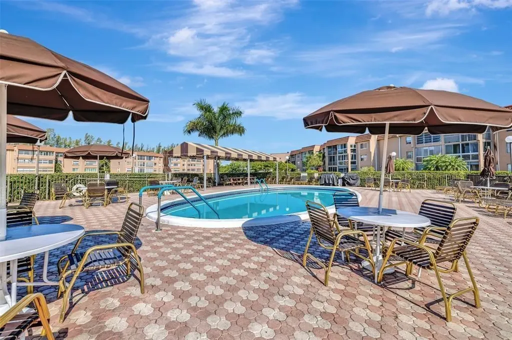 8901 Sunrise Lakes Boulevard Sunrise FL 33322
