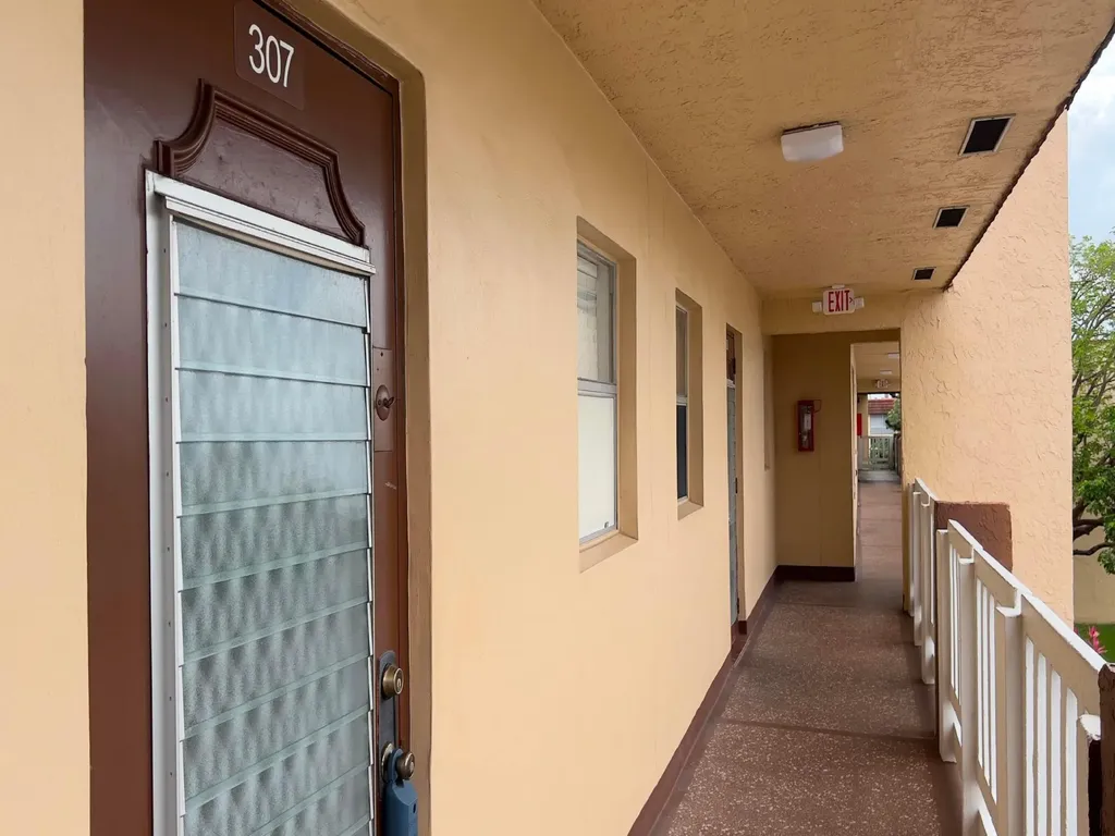 8901 Sunrise Lakes Boulevard Sunrise FL 33322