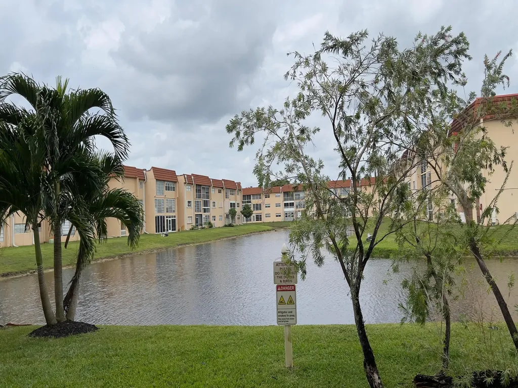 8901 Sunrise Lakes Boulevard Sunrise FL 33322