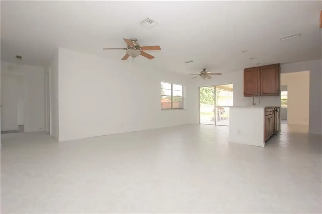 1122 NW 82nd Avenue Coral Springs FL 33071